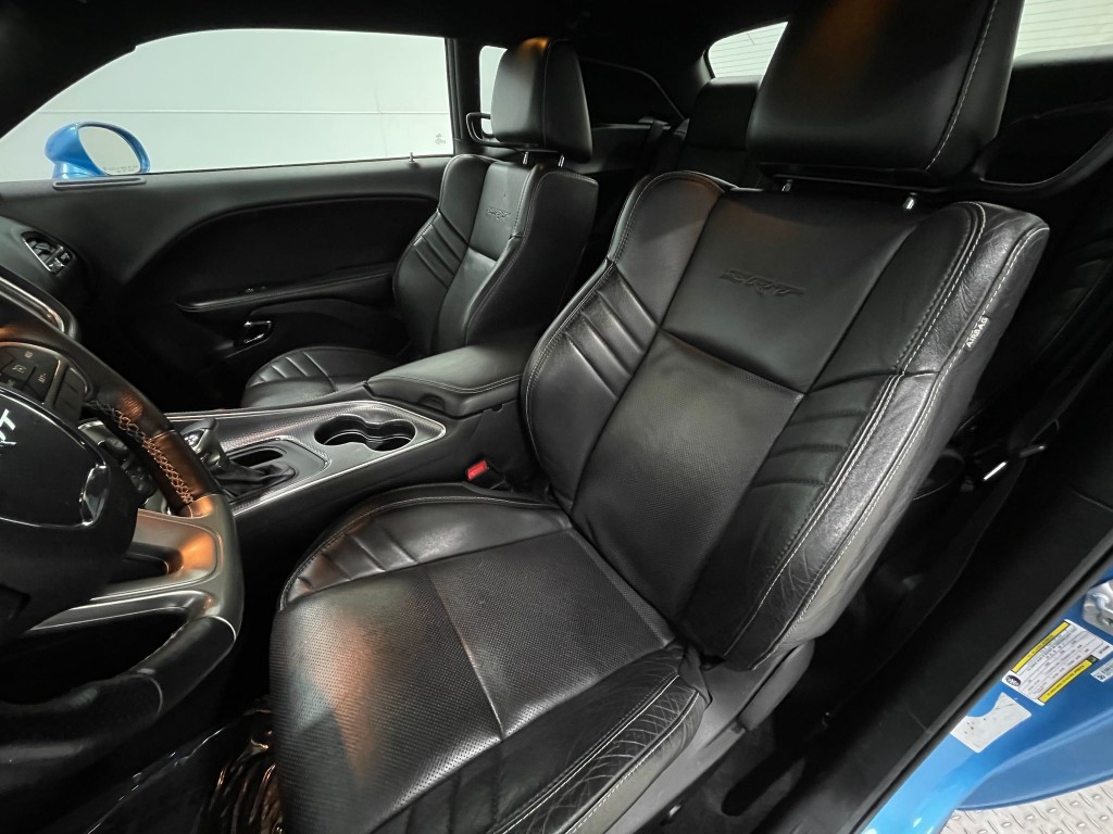 2016 Dodge Challenger Image 14