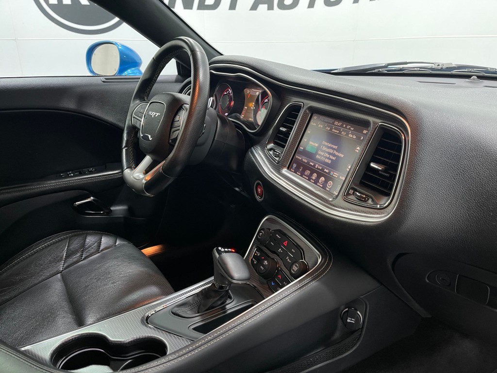 2016 Dodge Challenger Image 21