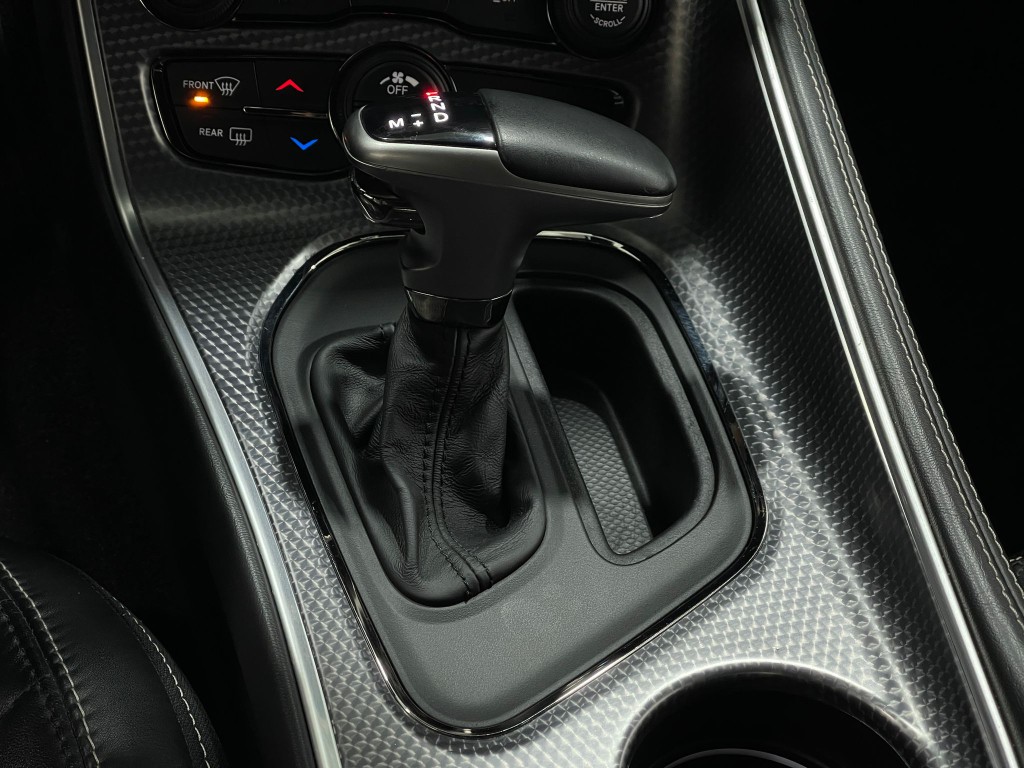 2016 Dodge Challenger Image 30