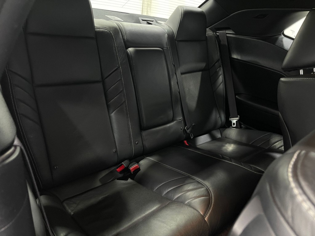 2016 Dodge Challenger Image 32