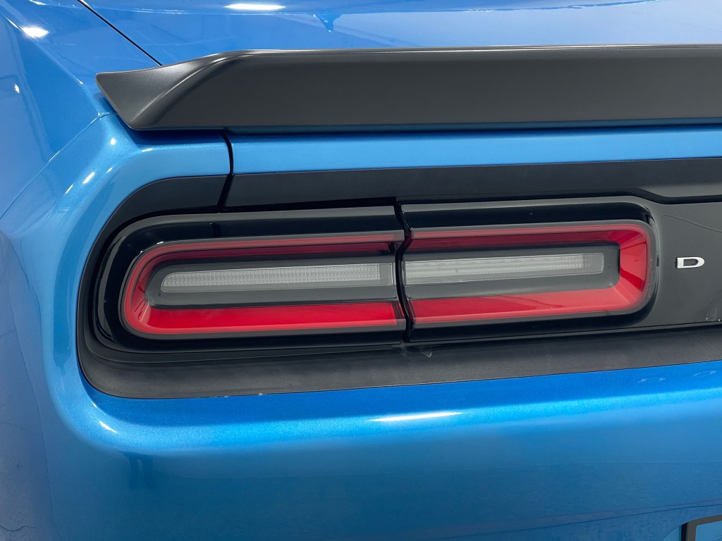 2016 Dodge Challenger Image 35
