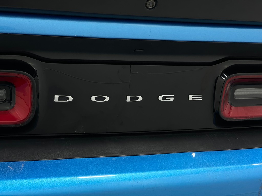 2016 Dodge Challenger Image 42