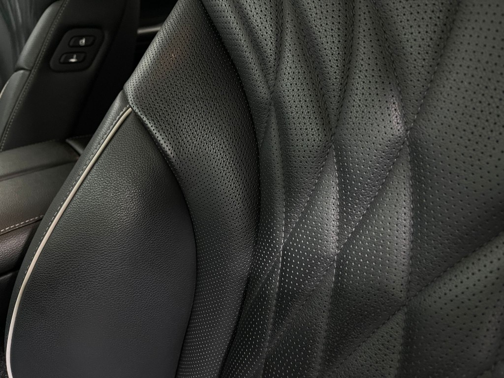 2021 Genesis G80 Image 19