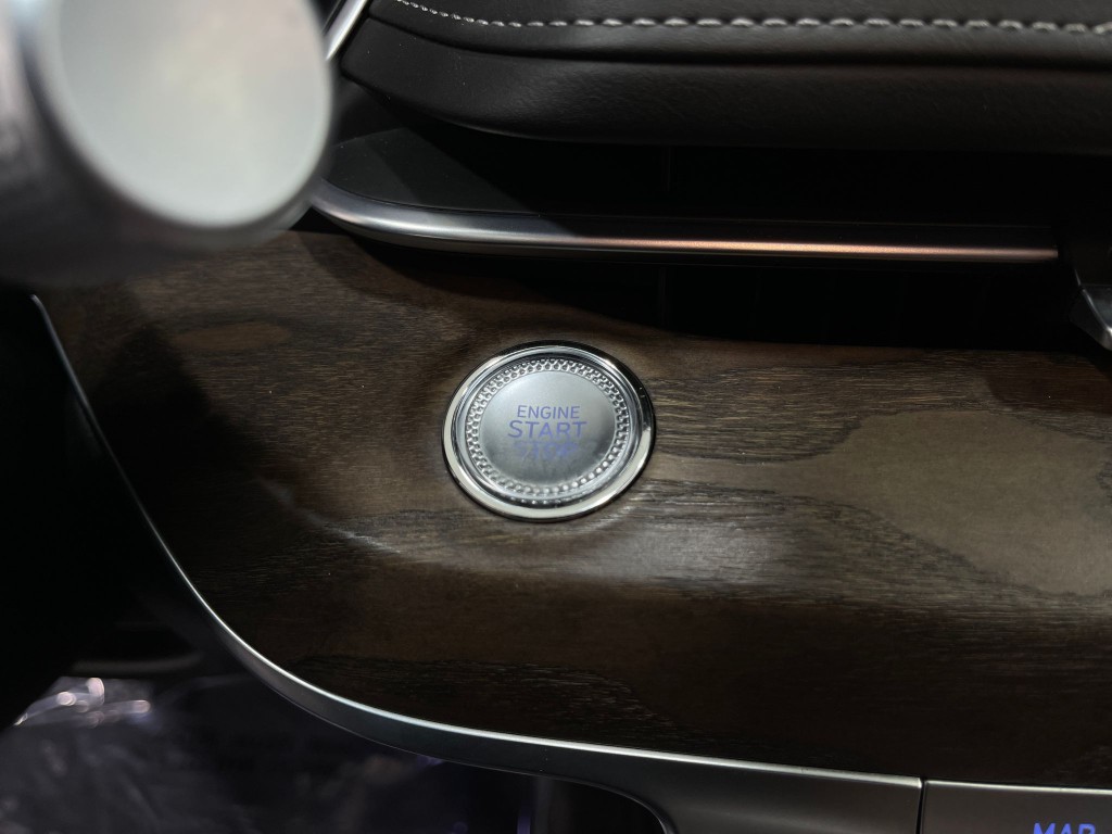 2021 Genesis G80 Image 22