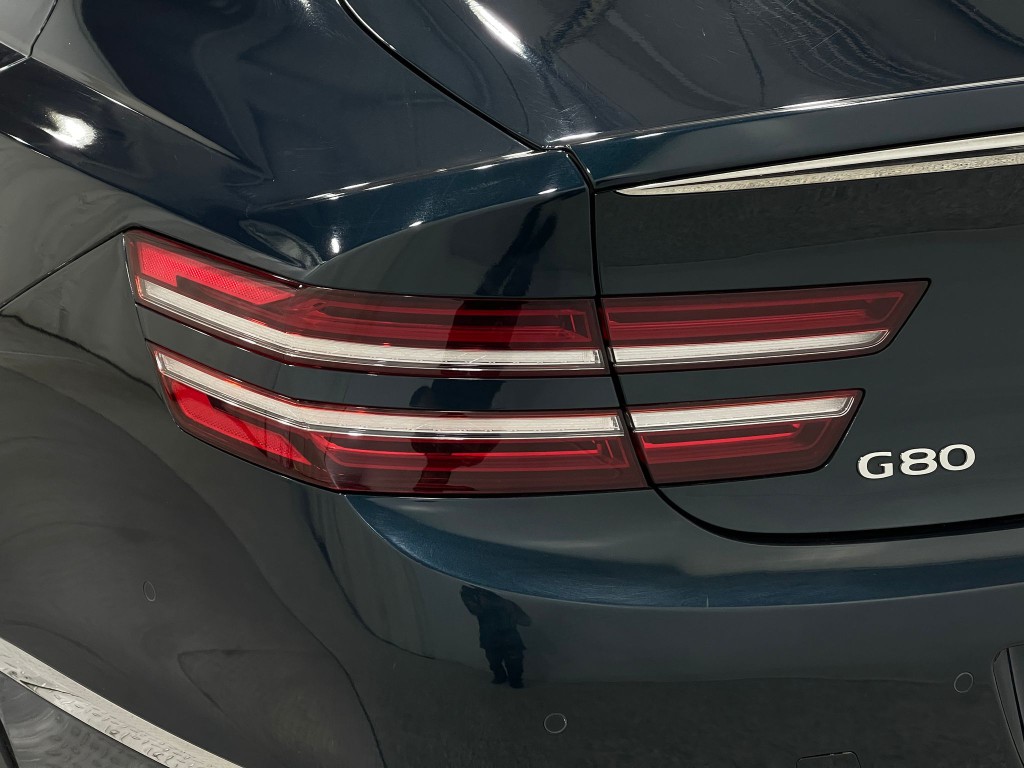 2021 Genesis G80 Image 35