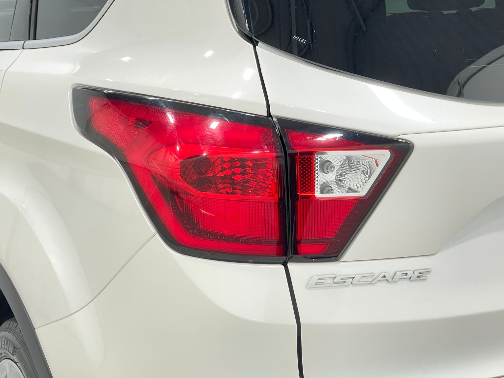 2019 Ford Escape Image 35