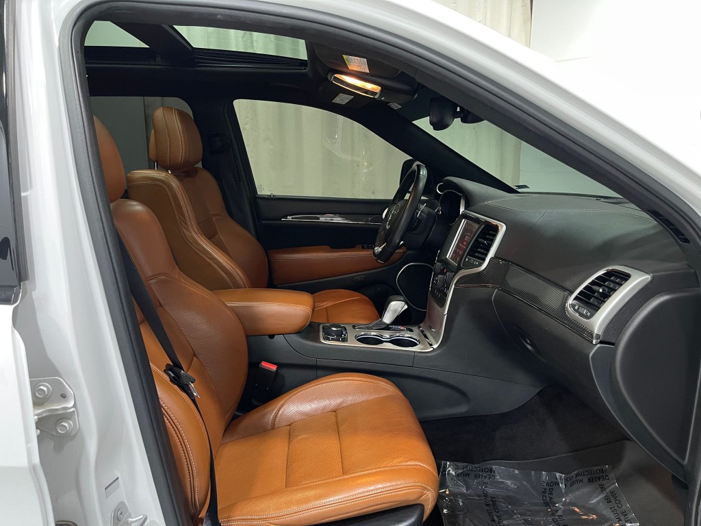 2016 Jeep Grand Cherokee Image 32