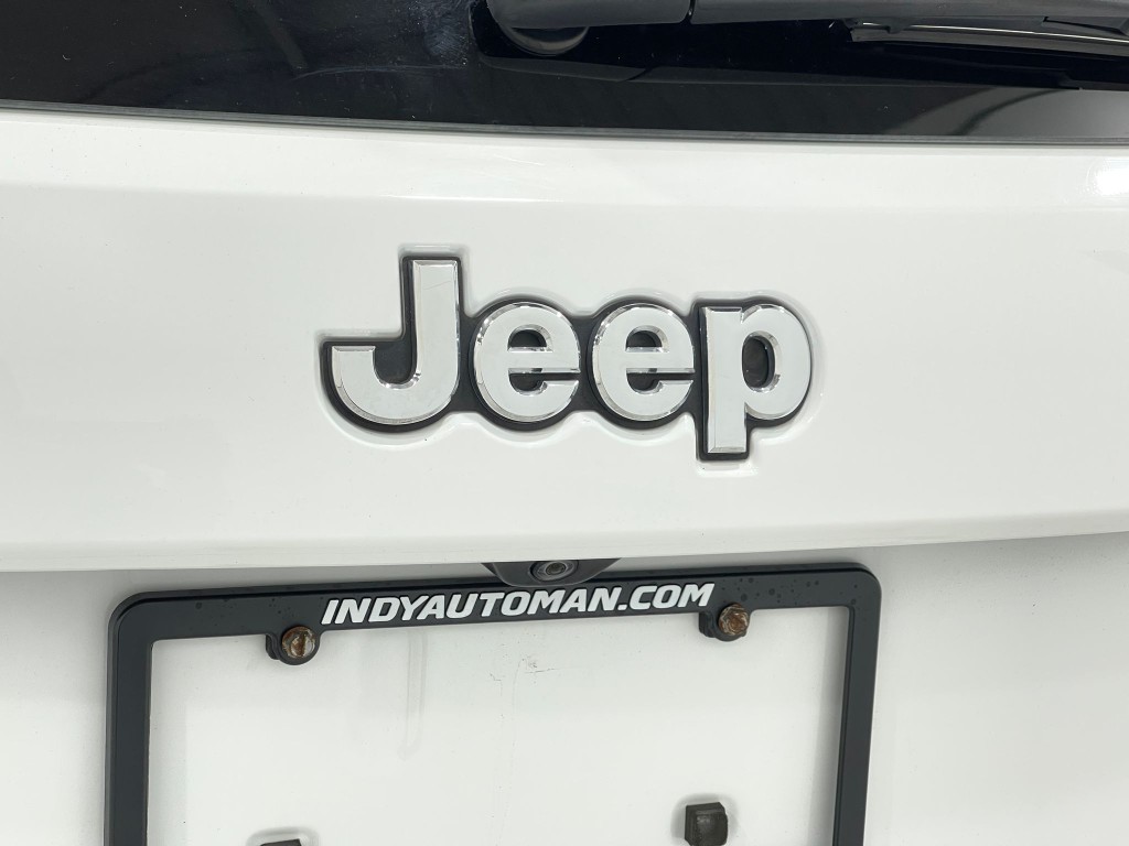 2016 Jeep Grand Cherokee Image 38