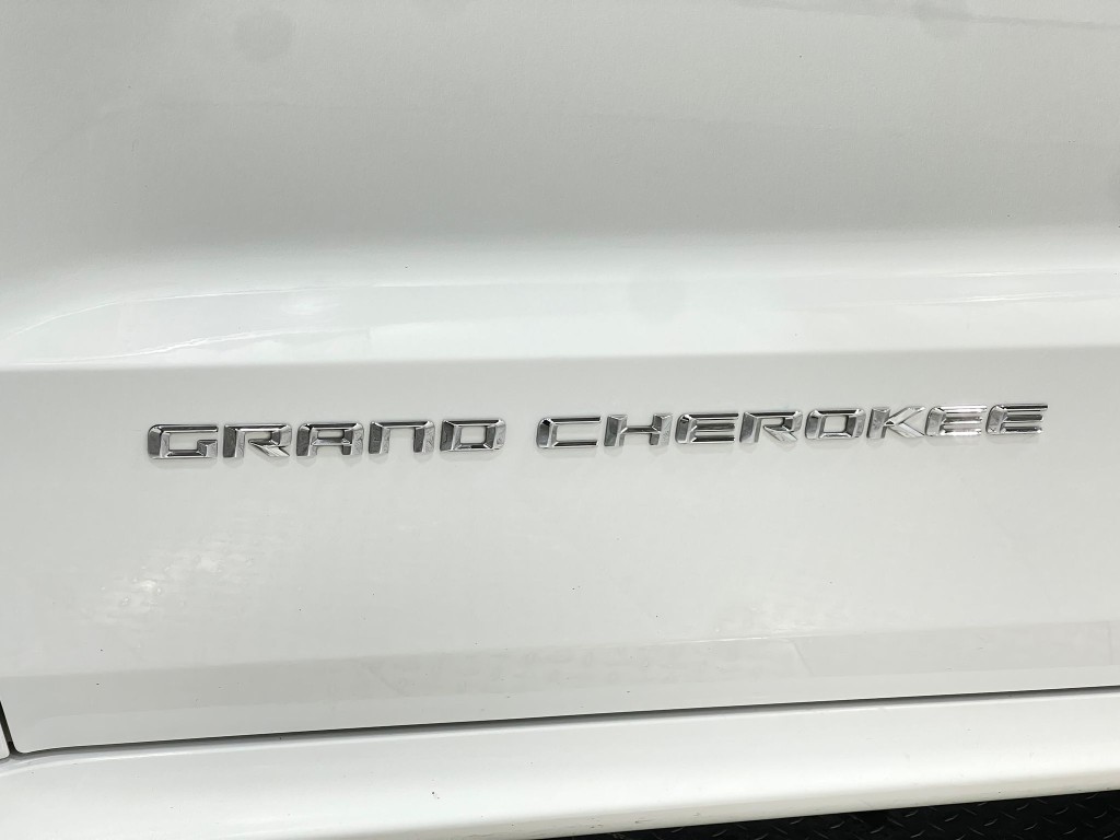 2016 Jeep Grand Cherokee Image 40