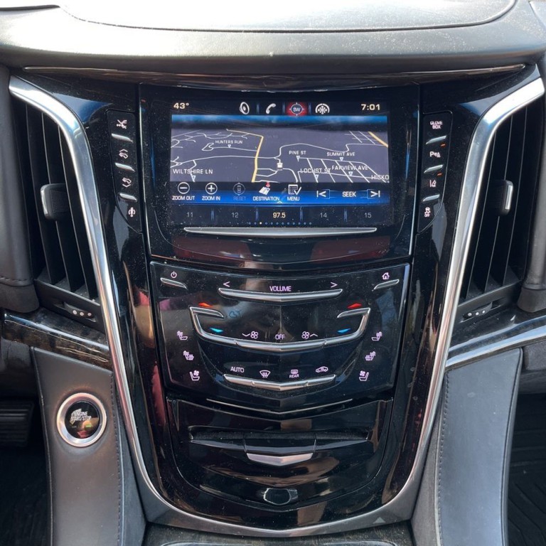 2015 Cadillac Escalade Image 9