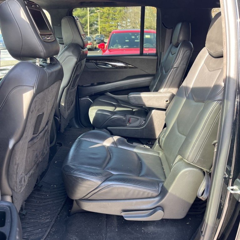 2015 Cadillac Escalade Image 14