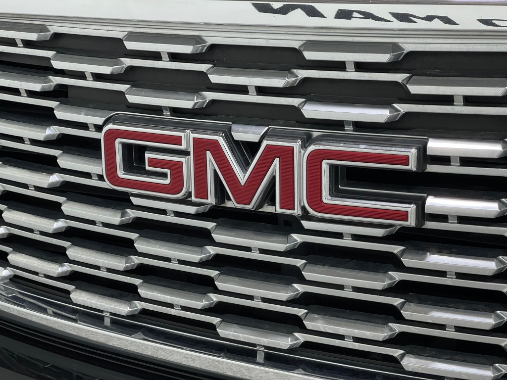 2020 GMC Yukon Image 38