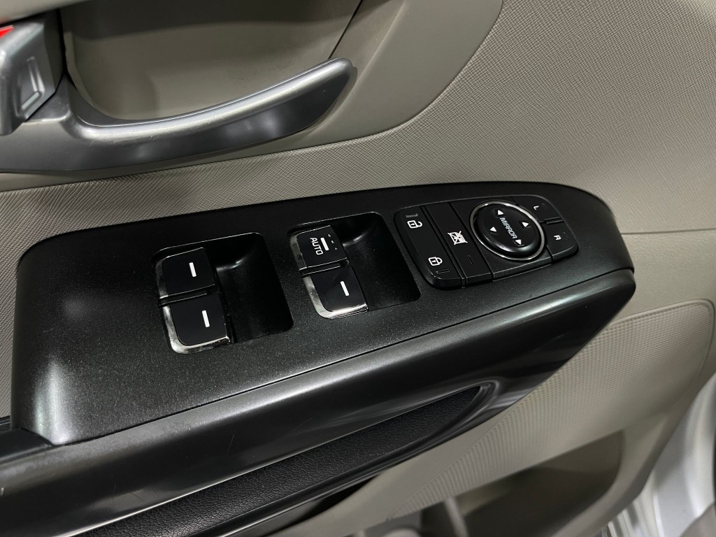 2020 Kia Sedona Image 15