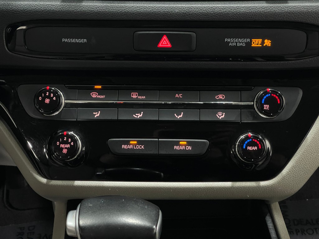 2020 Kia Sedona Image 24