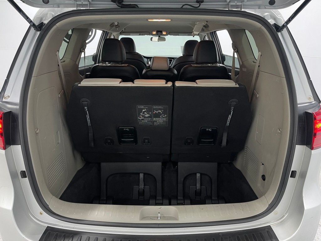 2020 Kia Sedona Image 25