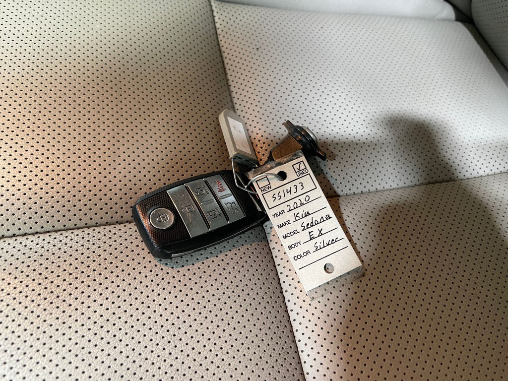 2020 Kia Sedona Image 38