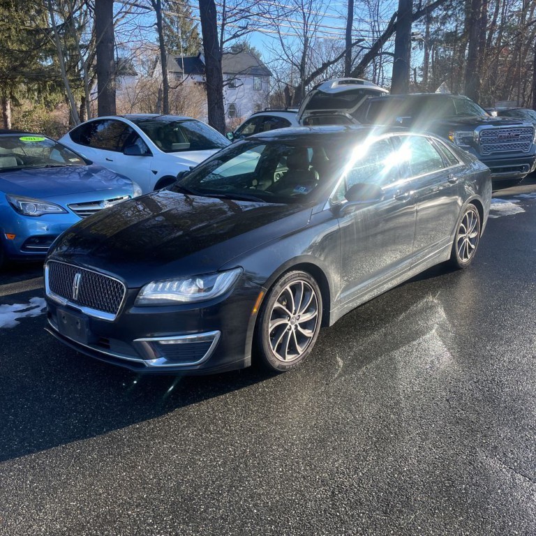 2019 Lincoln MKZ Image 2