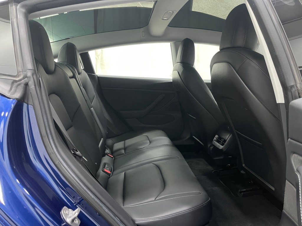 2018 Tesla Model 3 Image 28