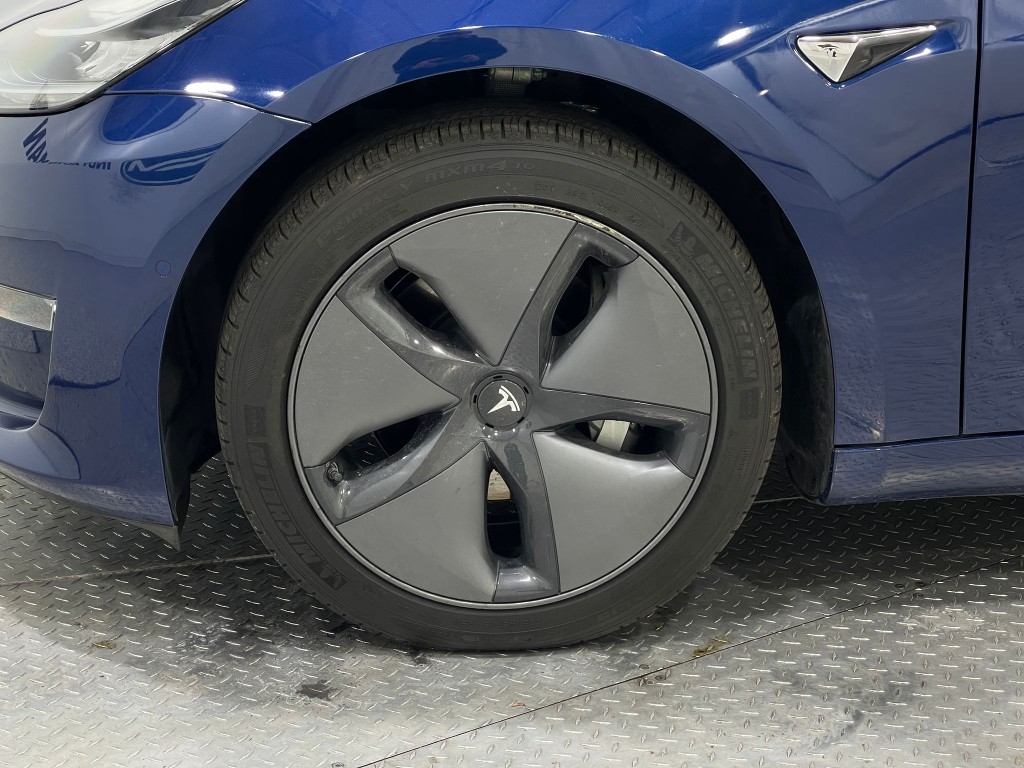2018 Tesla Model 3 Image 32