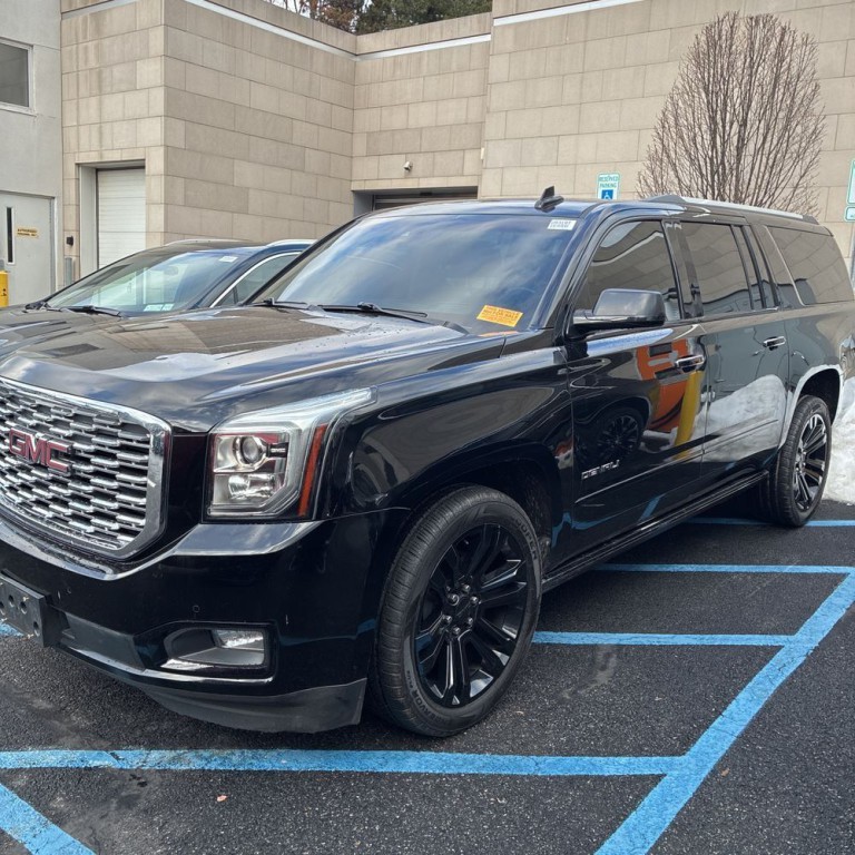 2018 GMC Yukon Image 2