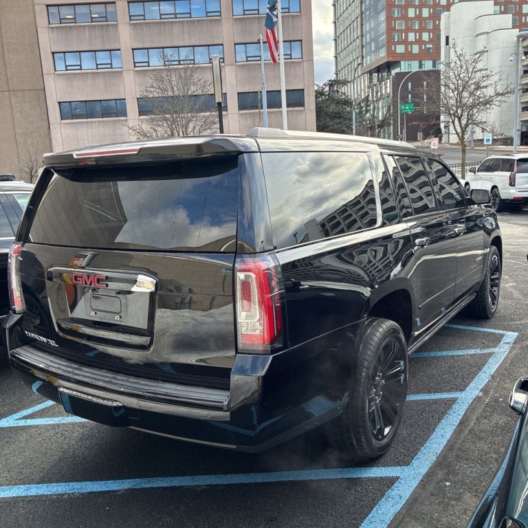 2018 GMC Yukon Image 3