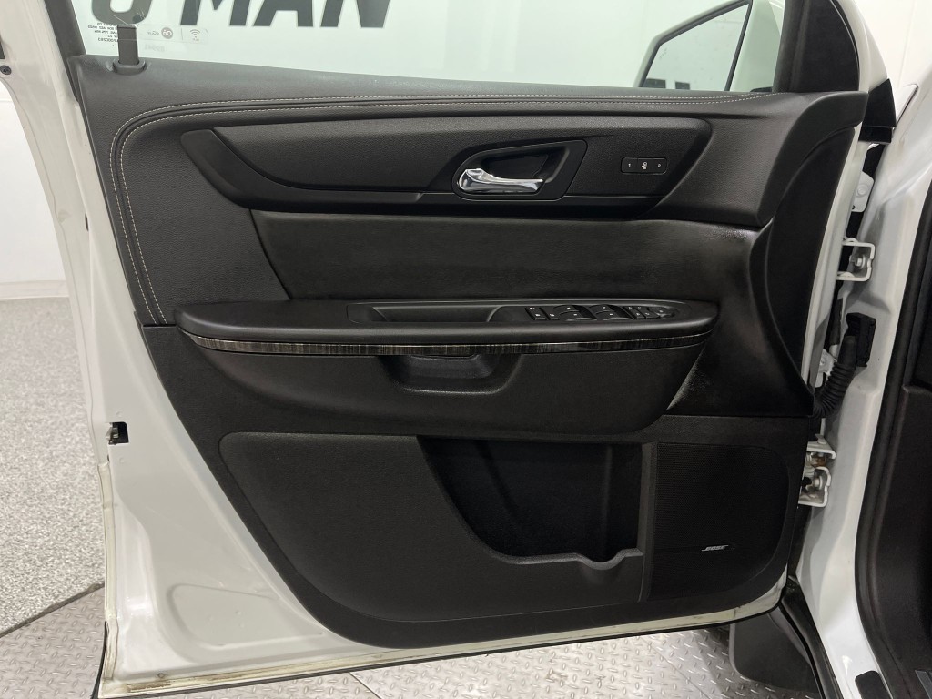 2017 GMC Acadia Image 16