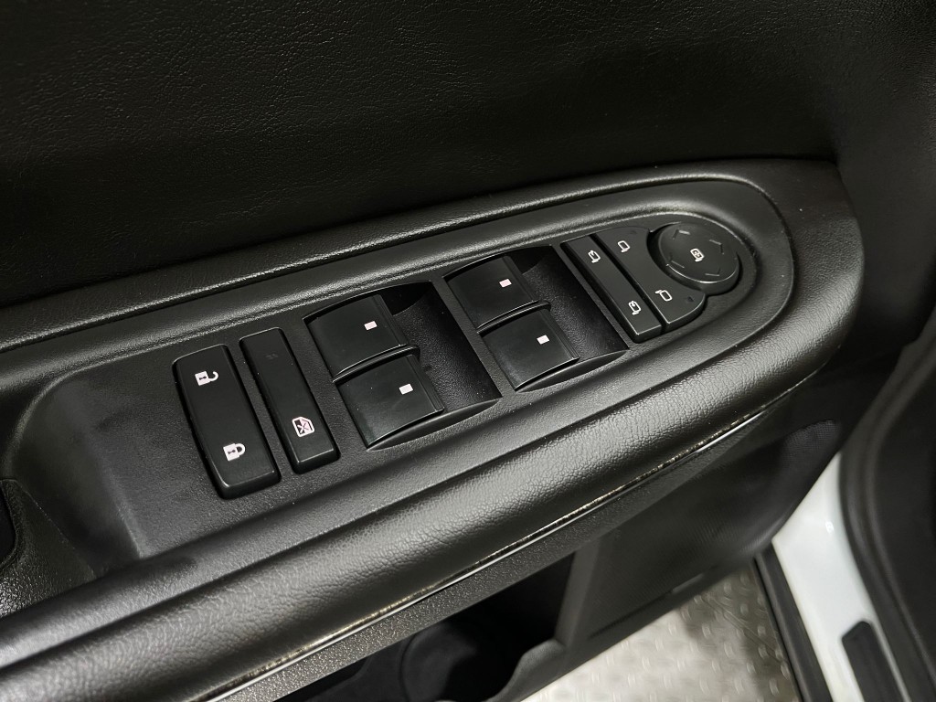 2017 GMC Acadia Image 17