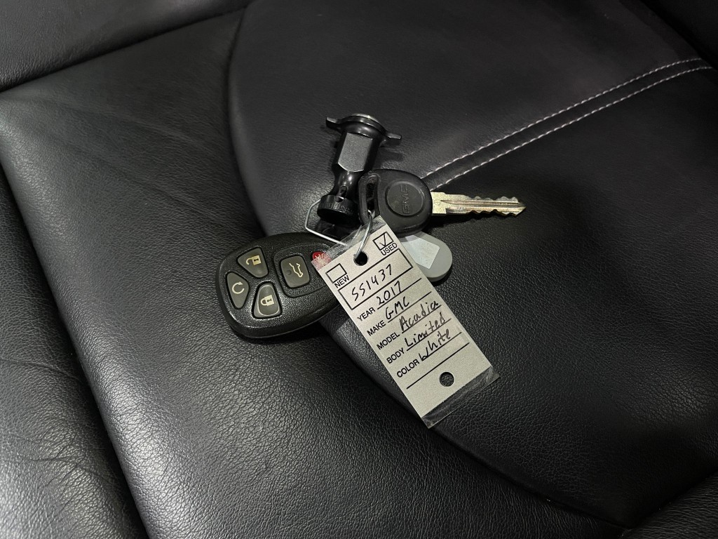 2017 GMC Acadia Image 41