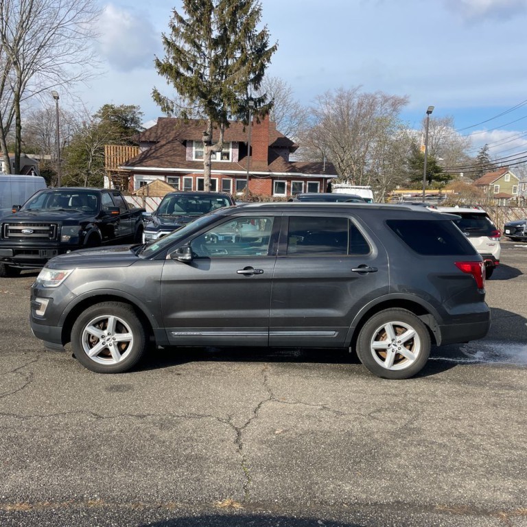 2016 Ford Explorer Image 4