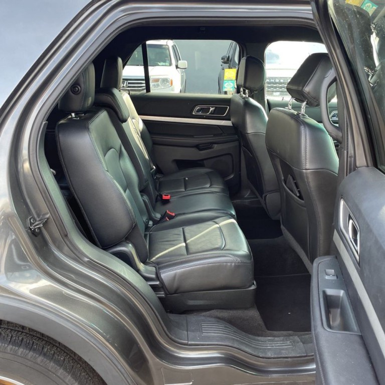 2016 Ford Explorer Image 14