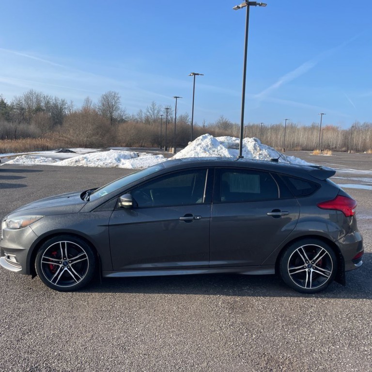 2016 Ford Focus Image 3