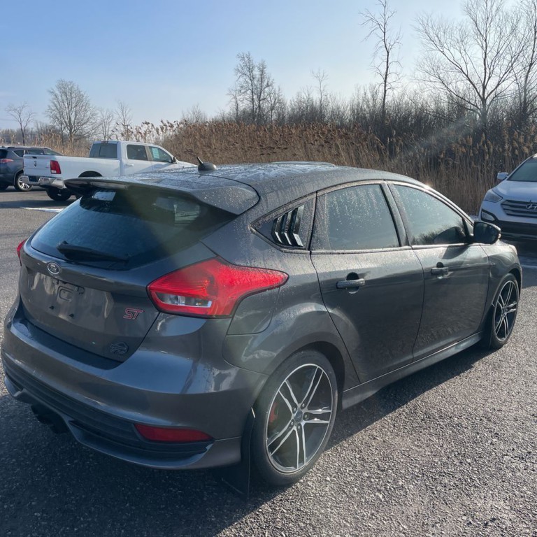 2016 Ford Focus Image 4