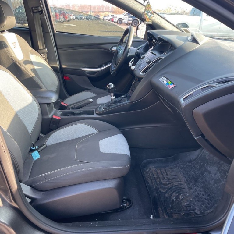 2016 Ford Focus Image 7