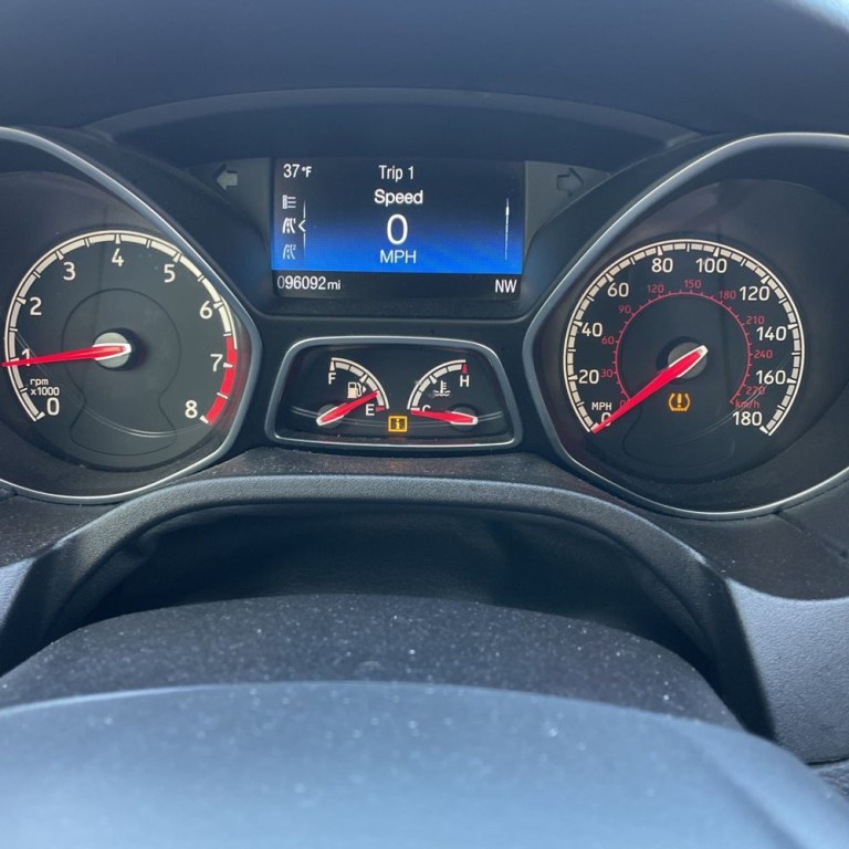 2016 Ford Focus Image 8