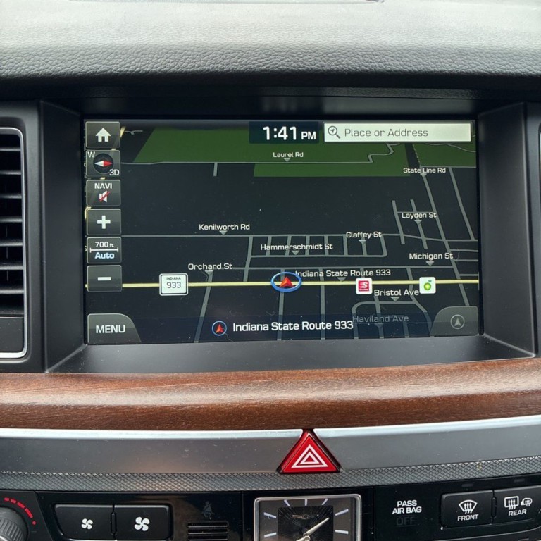 2018 Genesis G80 Image 11