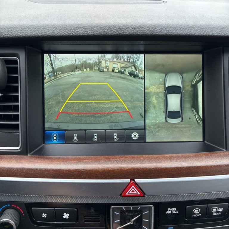 2018 Genesis G80 Image 12