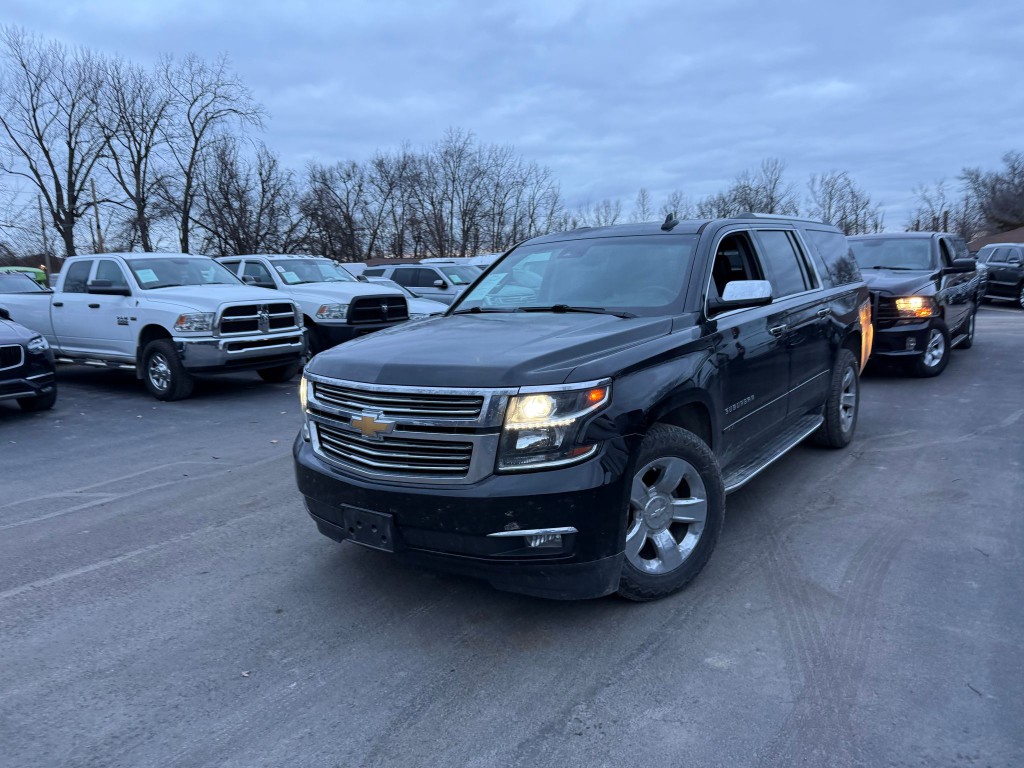 2017 Chevrolet Suburban Image 2