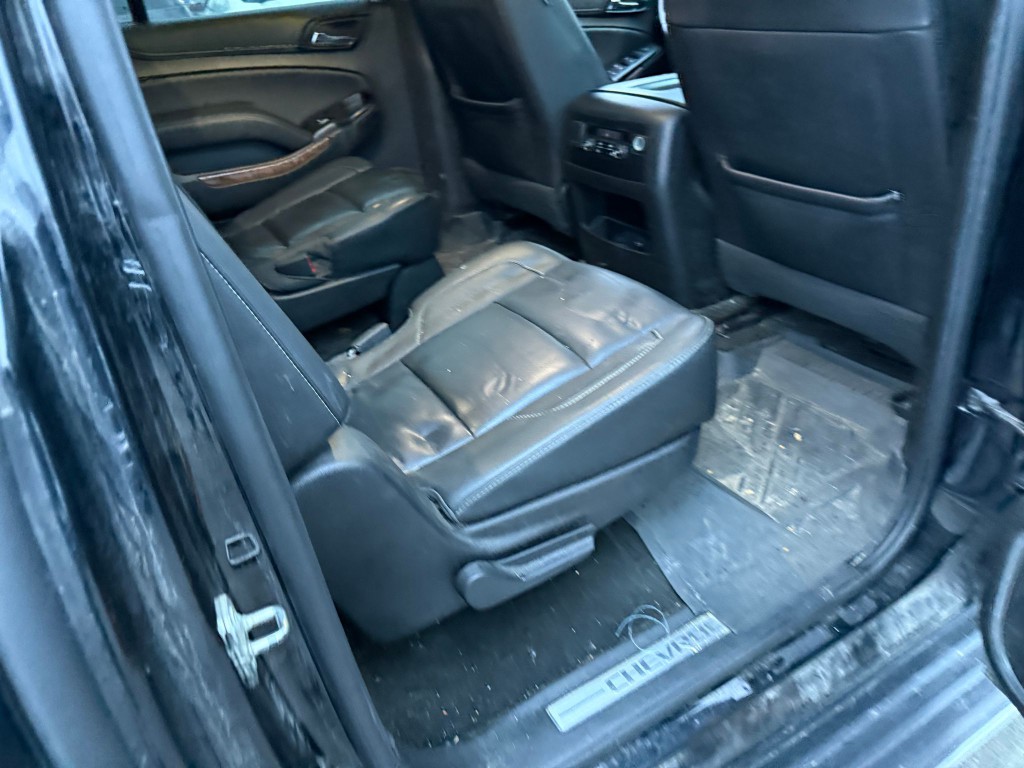 2017 Chevrolet Suburban Image 7