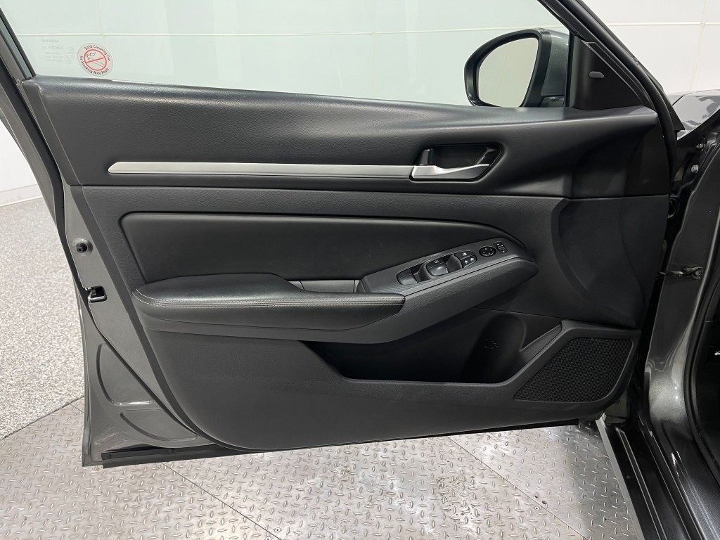 2022 Nissan Altima Image 14