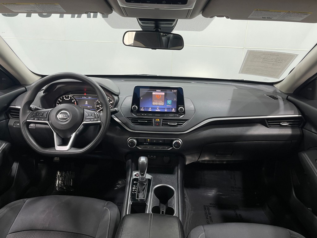 2022 Nissan Altima Image 17