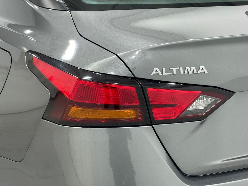 2022 Nissan Altima Image 32