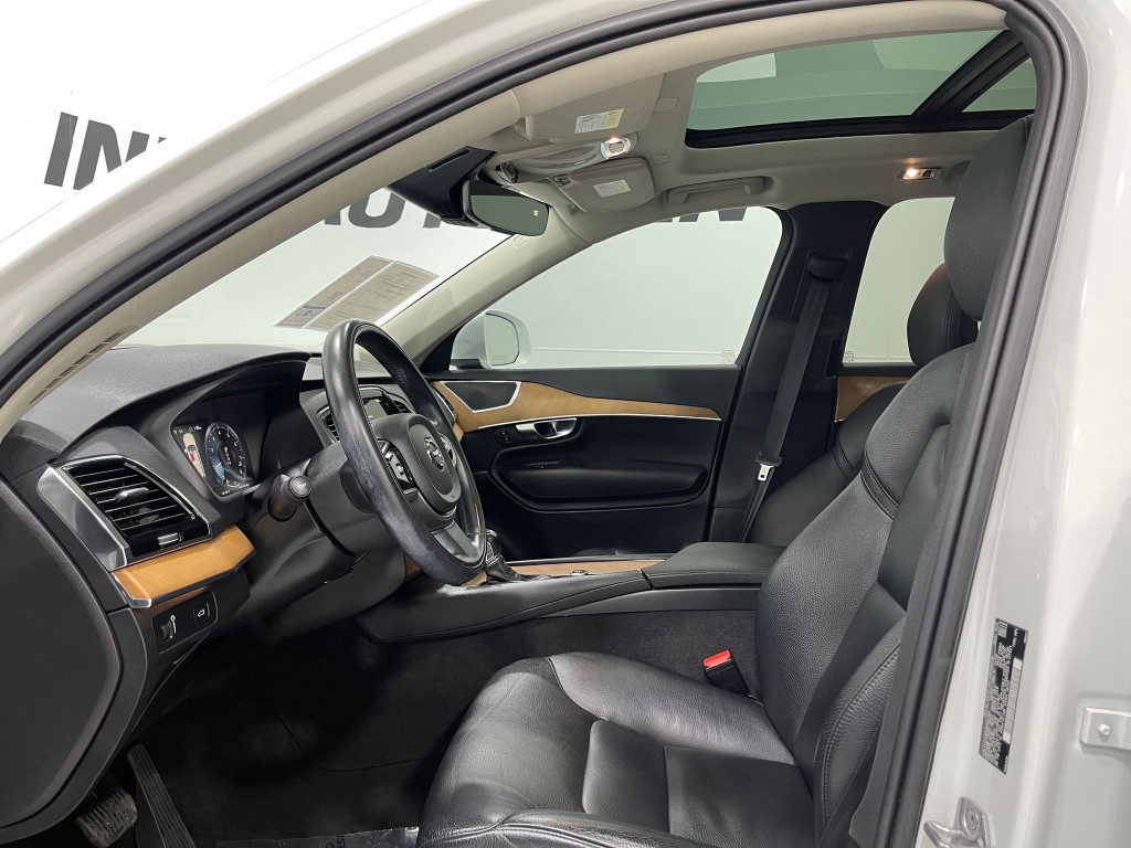 2021 Volvo XC90 Image 14