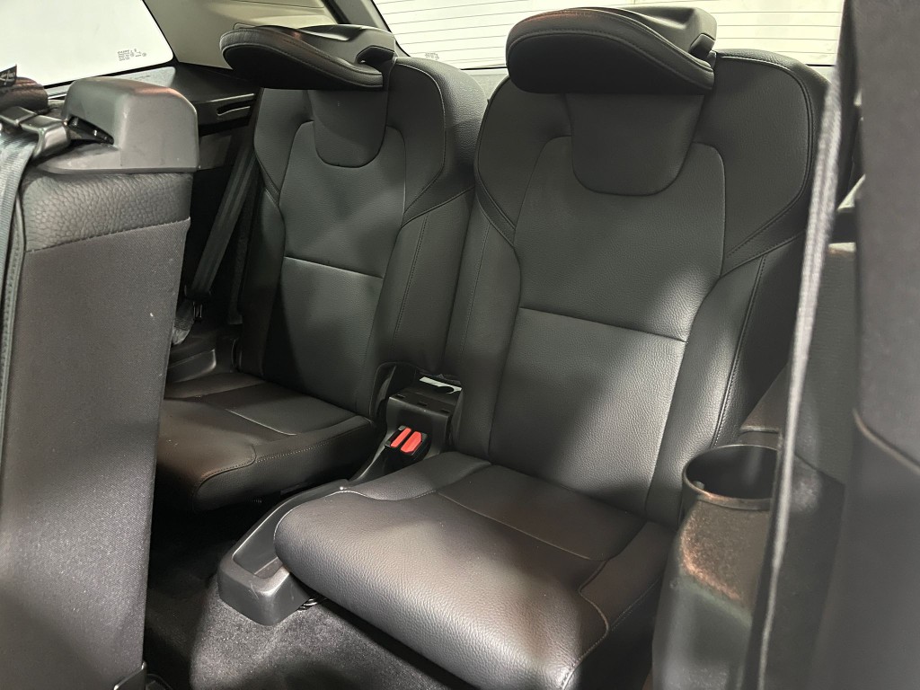 2021 Volvo XC90 Image 32