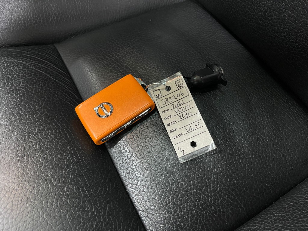 2021 Volvo XC90 Image 39