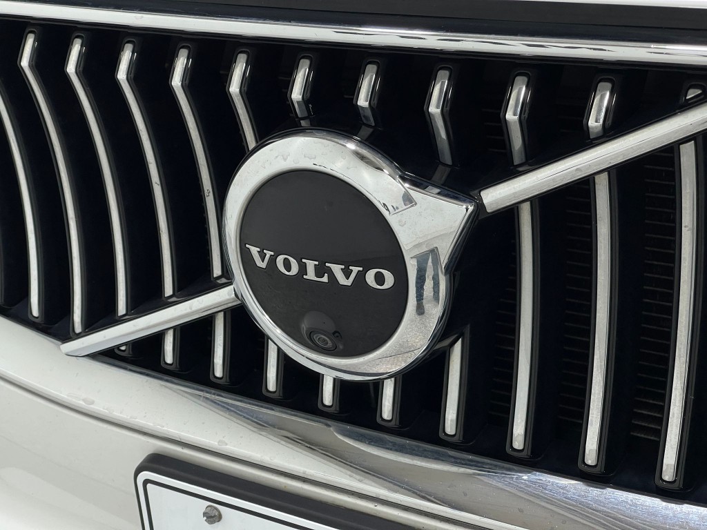 2021 Volvo XC90 Image 40