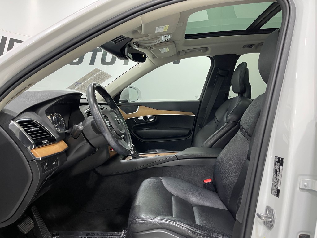 2021 Volvo XC90 Image 13