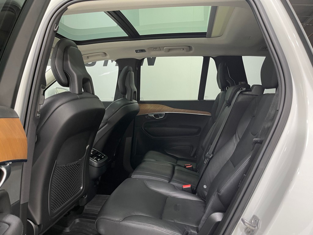 2021 Volvo XC90 Image 30