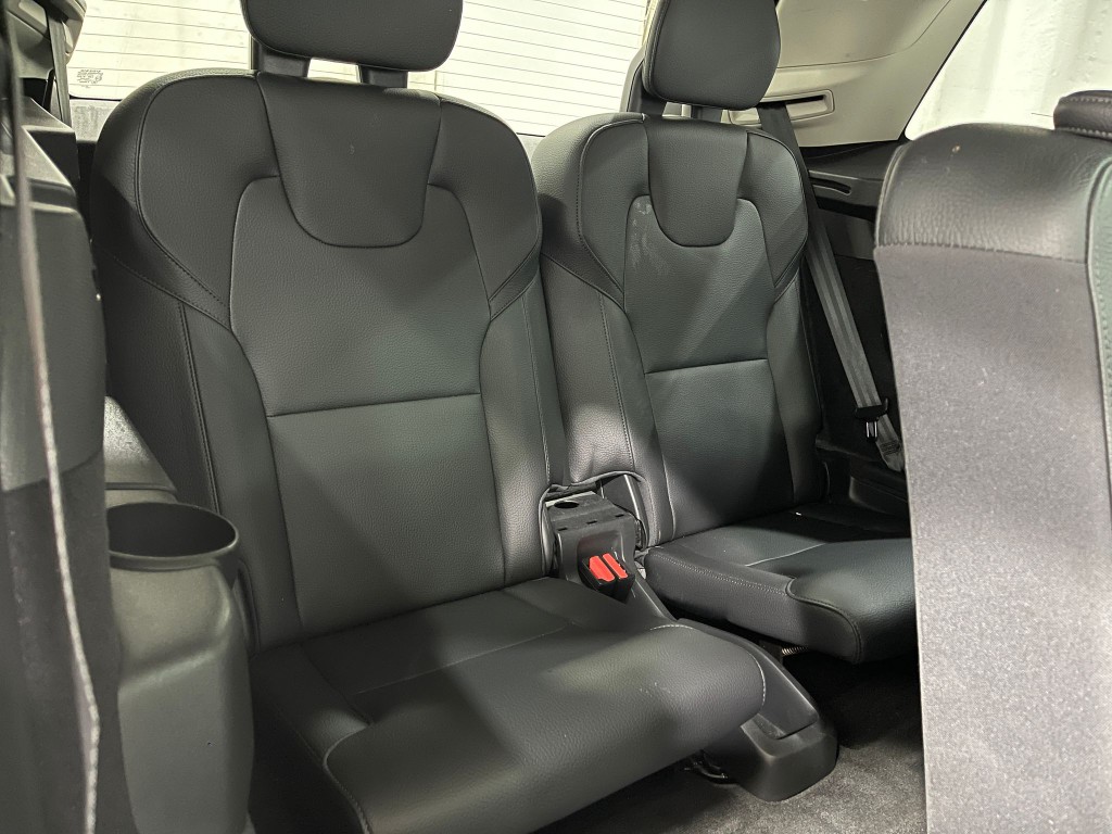 2021 Volvo XC90 Image 32