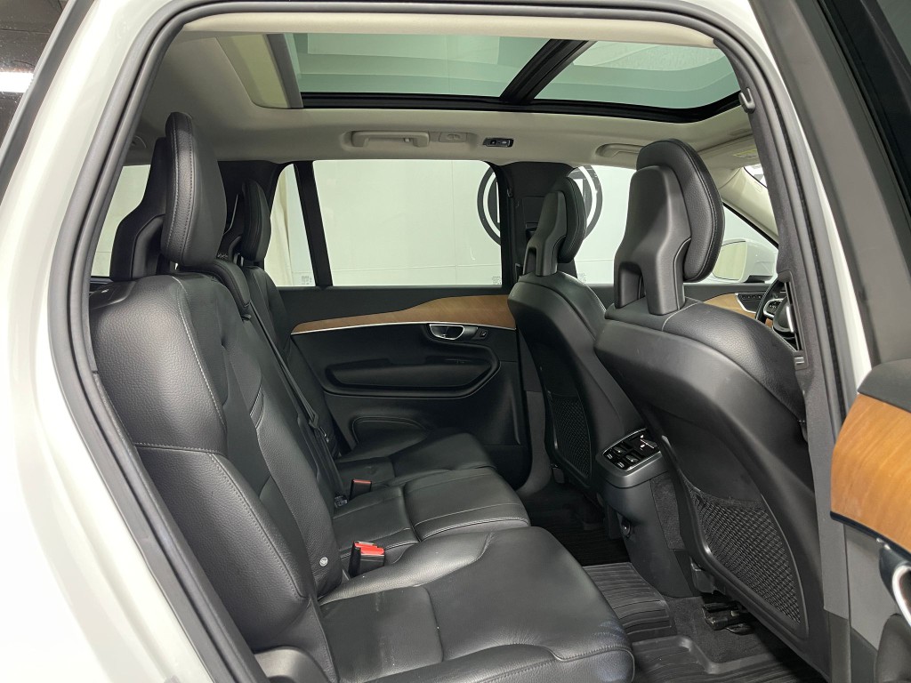 2021 Volvo XC90 Image 33
