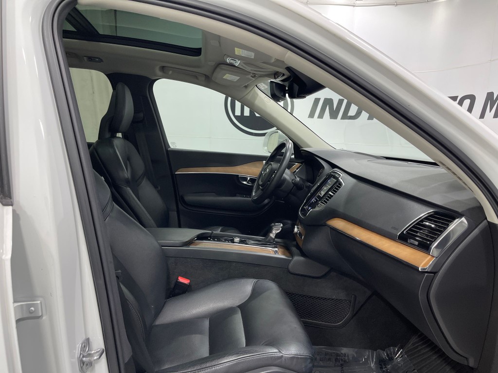 2021 Volvo XC90 Image 34